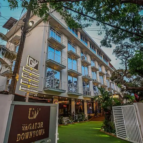 Vagator Downtown by ws 