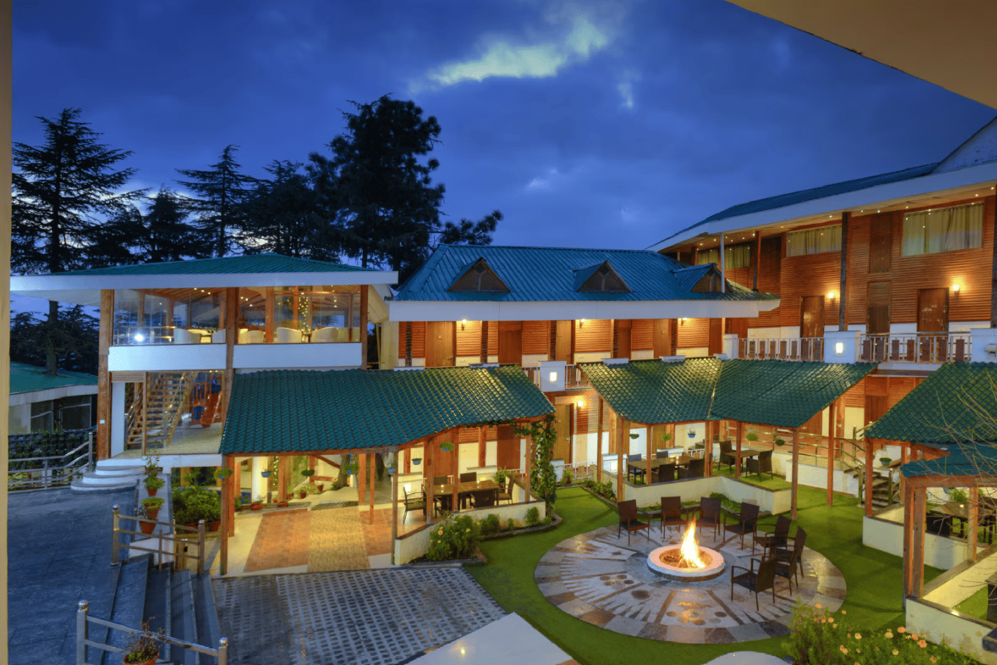 TreeHouse Chail Villas