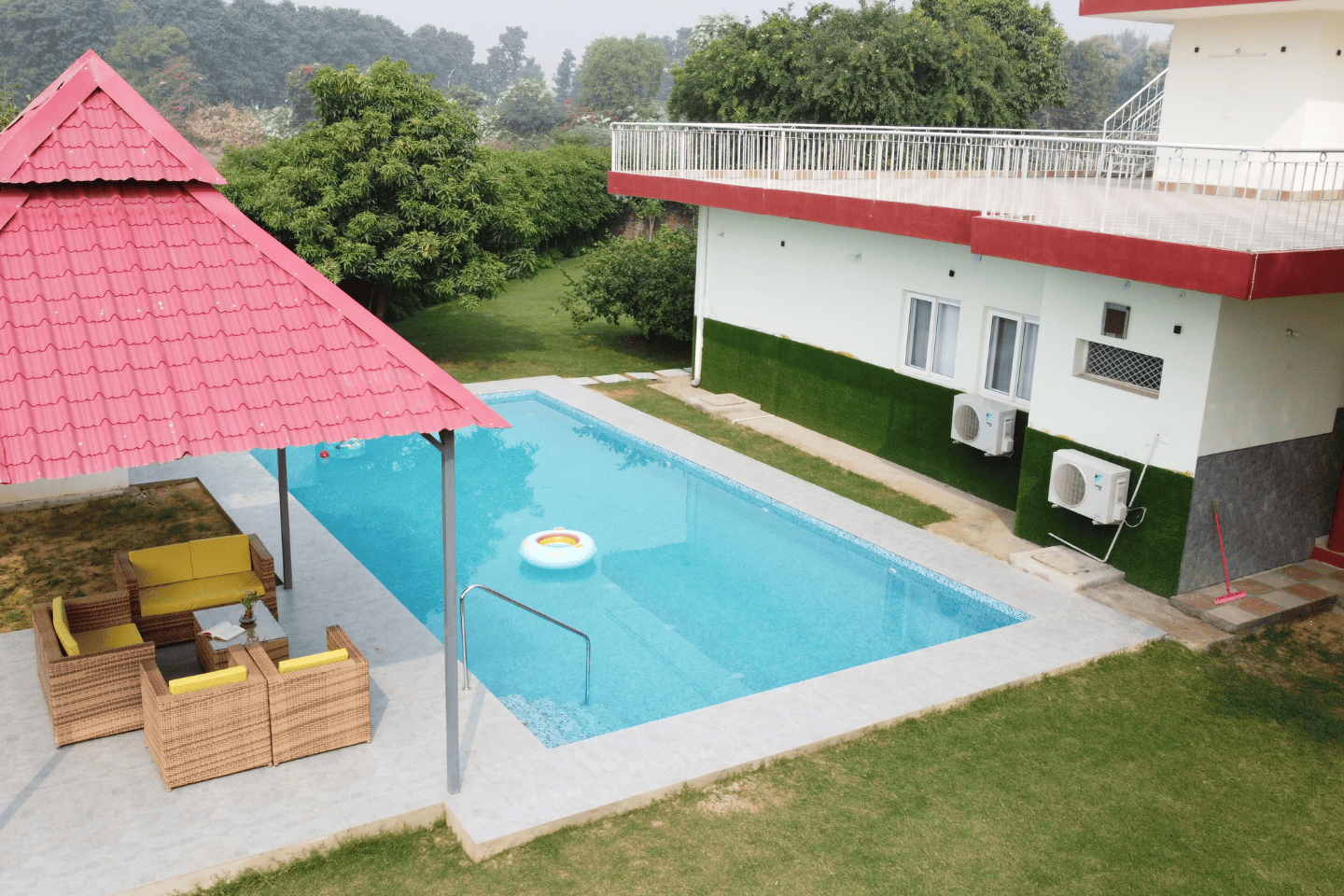 Alaya Stays - Luxurious 4BHK Farm with Pvt. Swimming Pool, Manesar