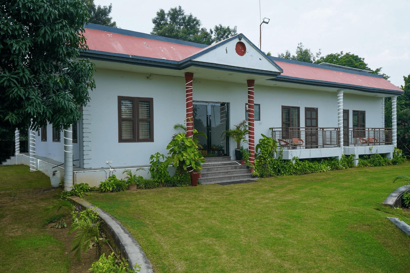 Alaya Stays Ashirwad Farms | 5 BHK Pet friendly Villa w/ pvt pool