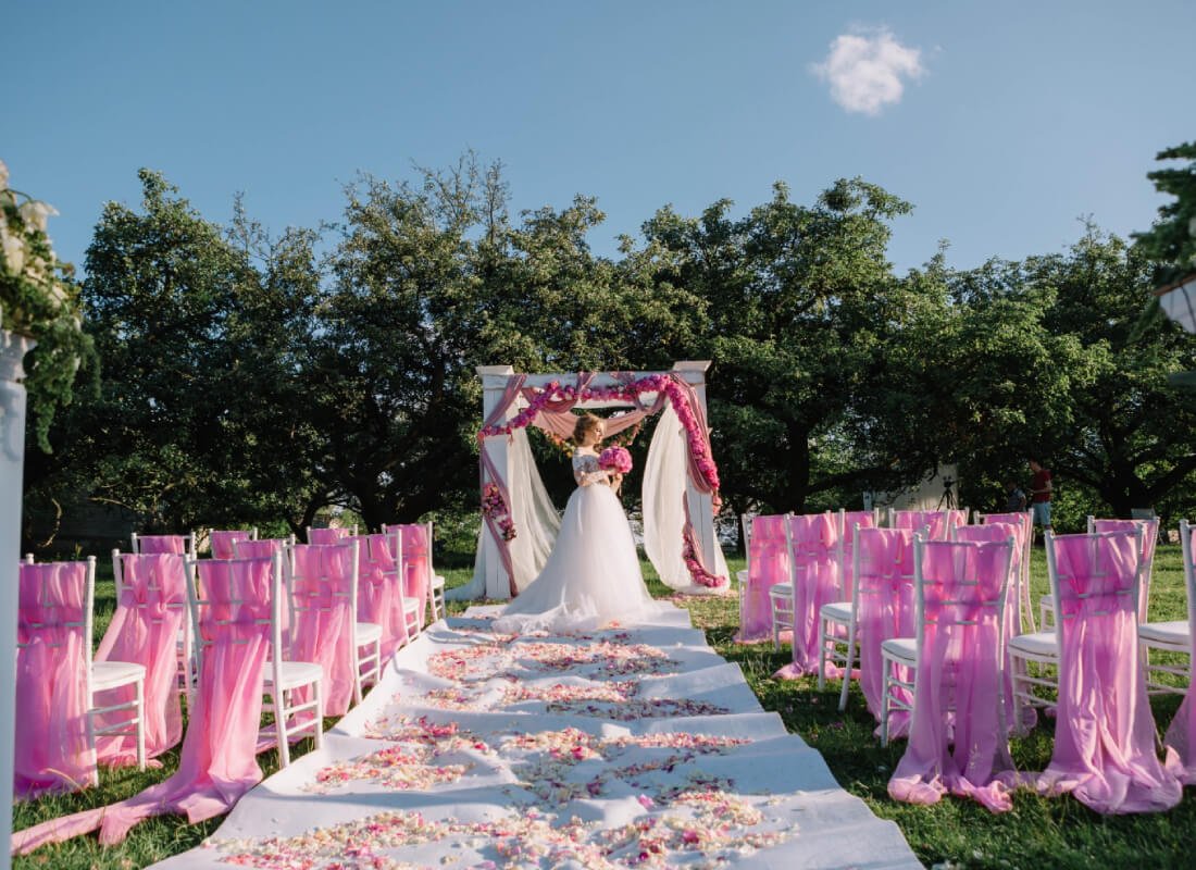 Destination Wedding Venue - Blue Sky lawn